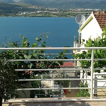 Apartmani Iva Трогир